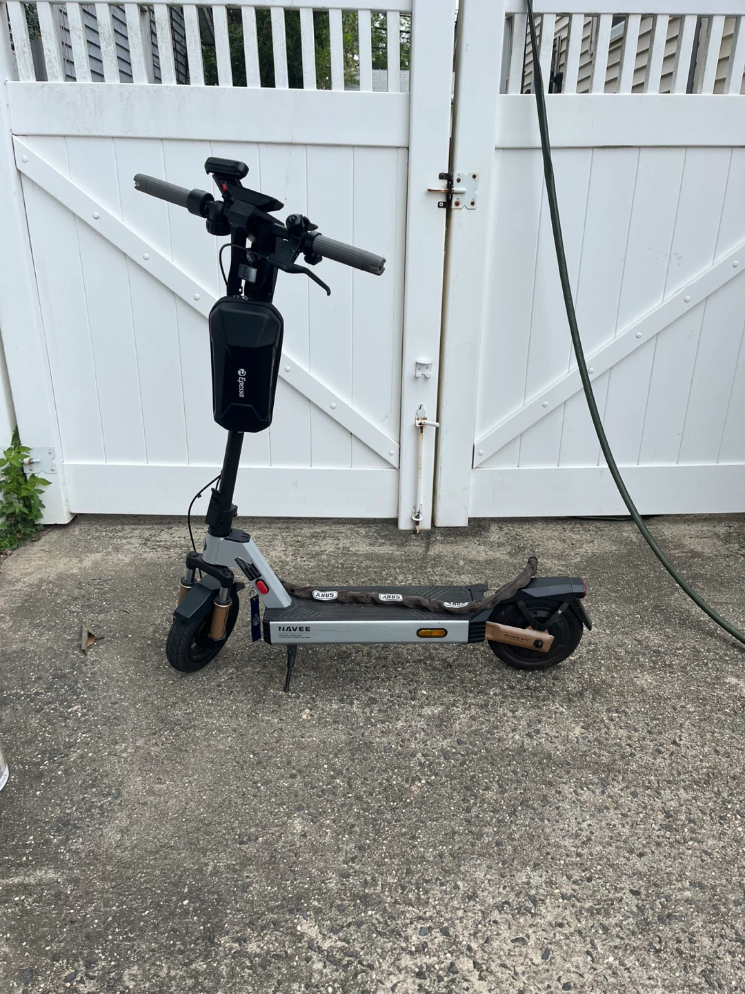 NAVEE Electric Scooter