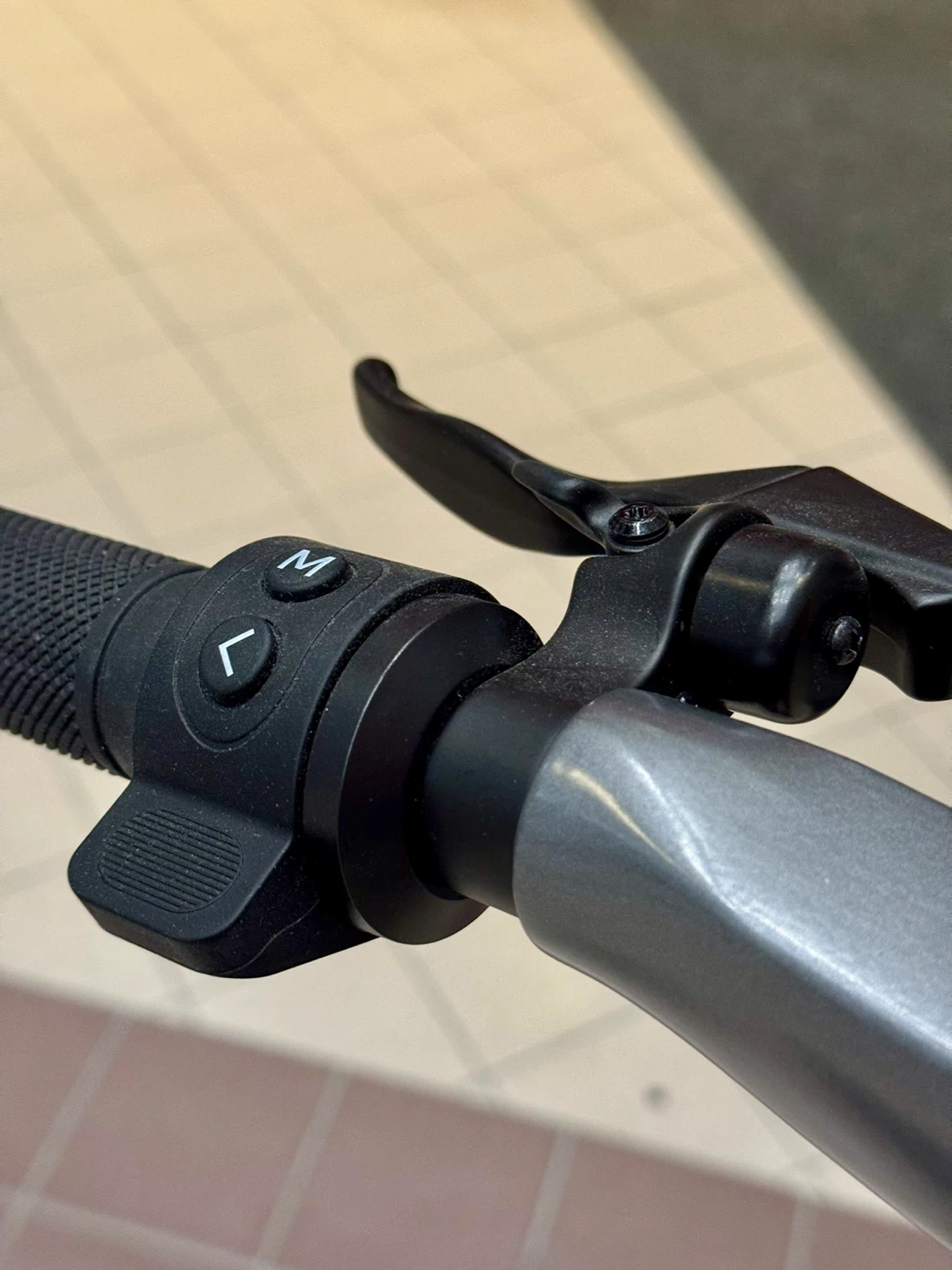 Apollo City Pro (Dual Motor) Electric Scooter - photo 4