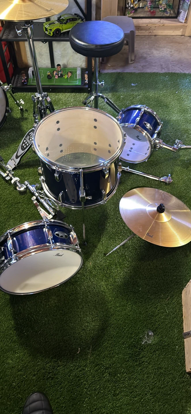 Pearl Roadshow Drum Kit - photo 3
