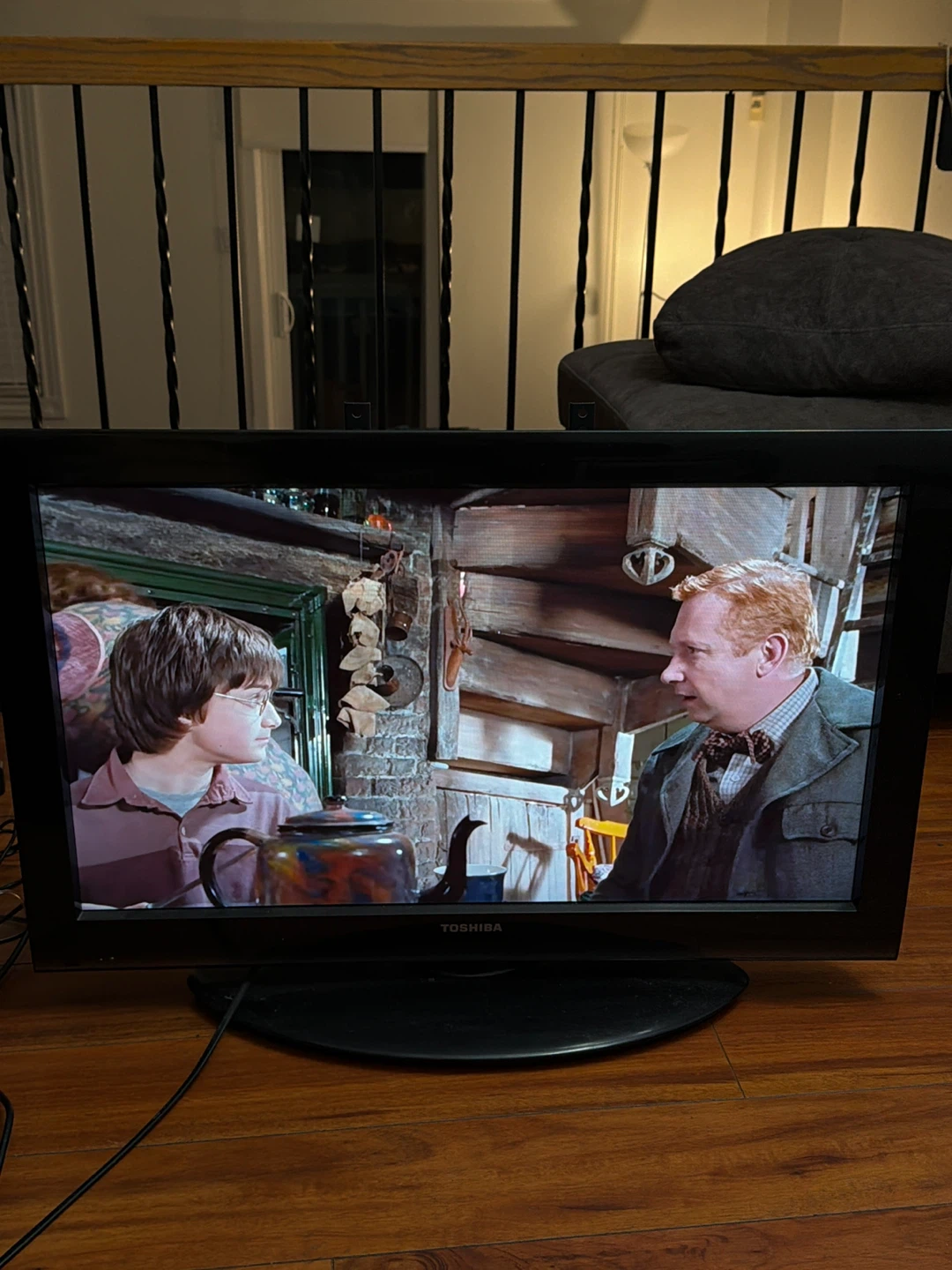 Toshiba Flat Screen TV 40 inches - photo 5