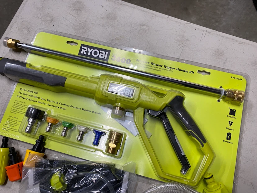 Pressure washer handle kit with lots of attachments Brand new - photo 4