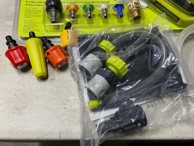 Pressure washer handle kit with lots of attachments Brand new - photo 5