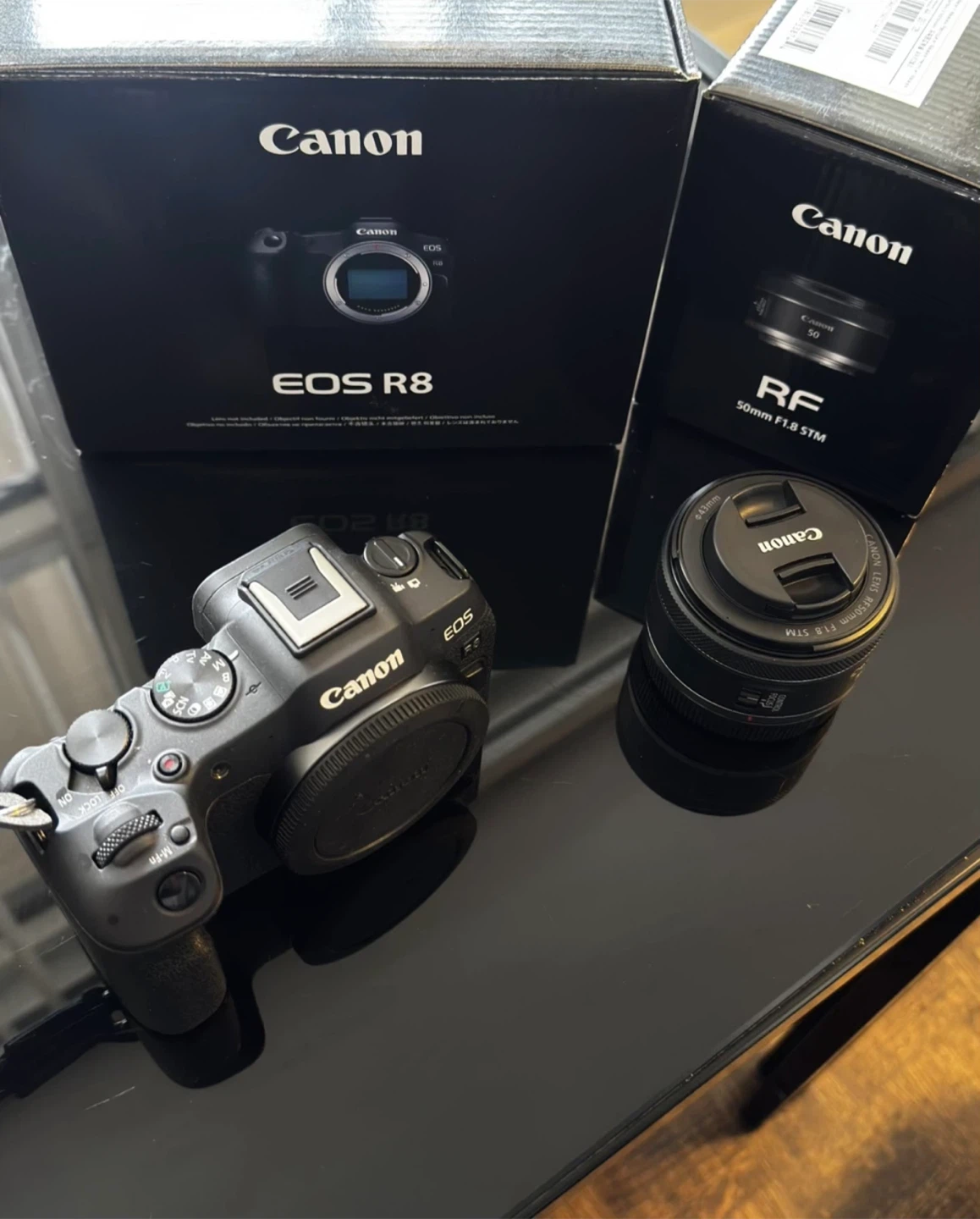 Canon EOS R8 Mirrorless Camera with RF 50mm F1.8 STM Lens