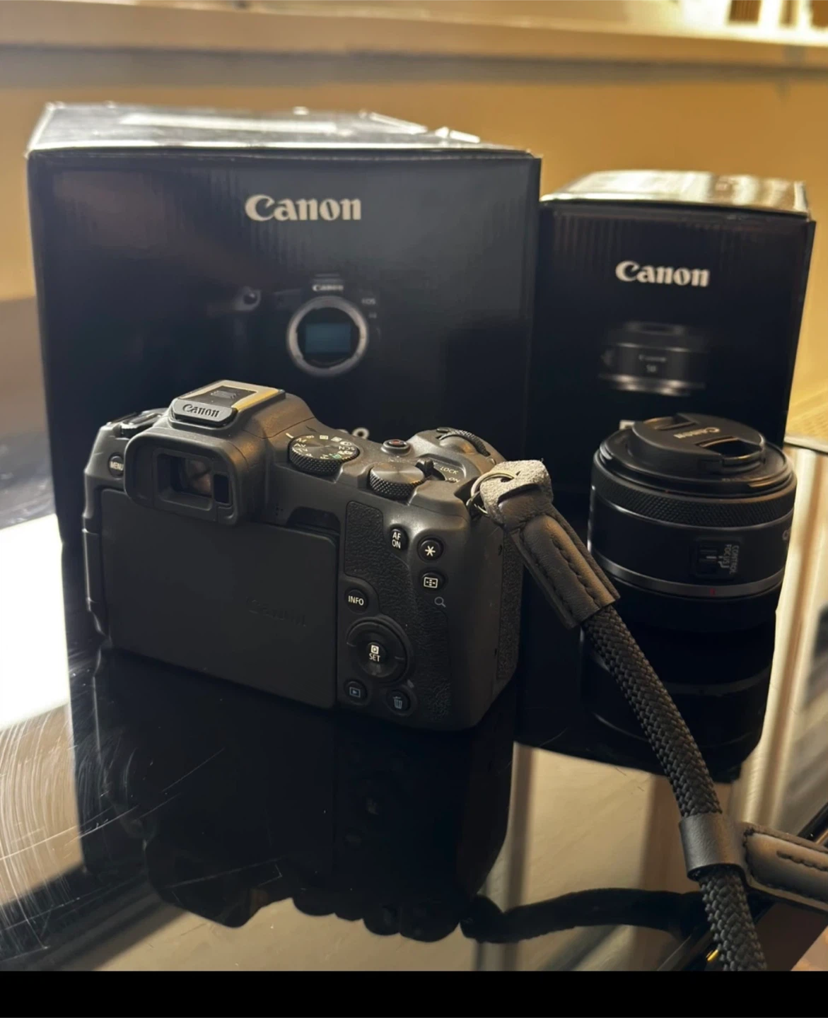 Canon EOS R8 Mirrorless Camera with RF 50mm F1.8 STM Lens - photo 2