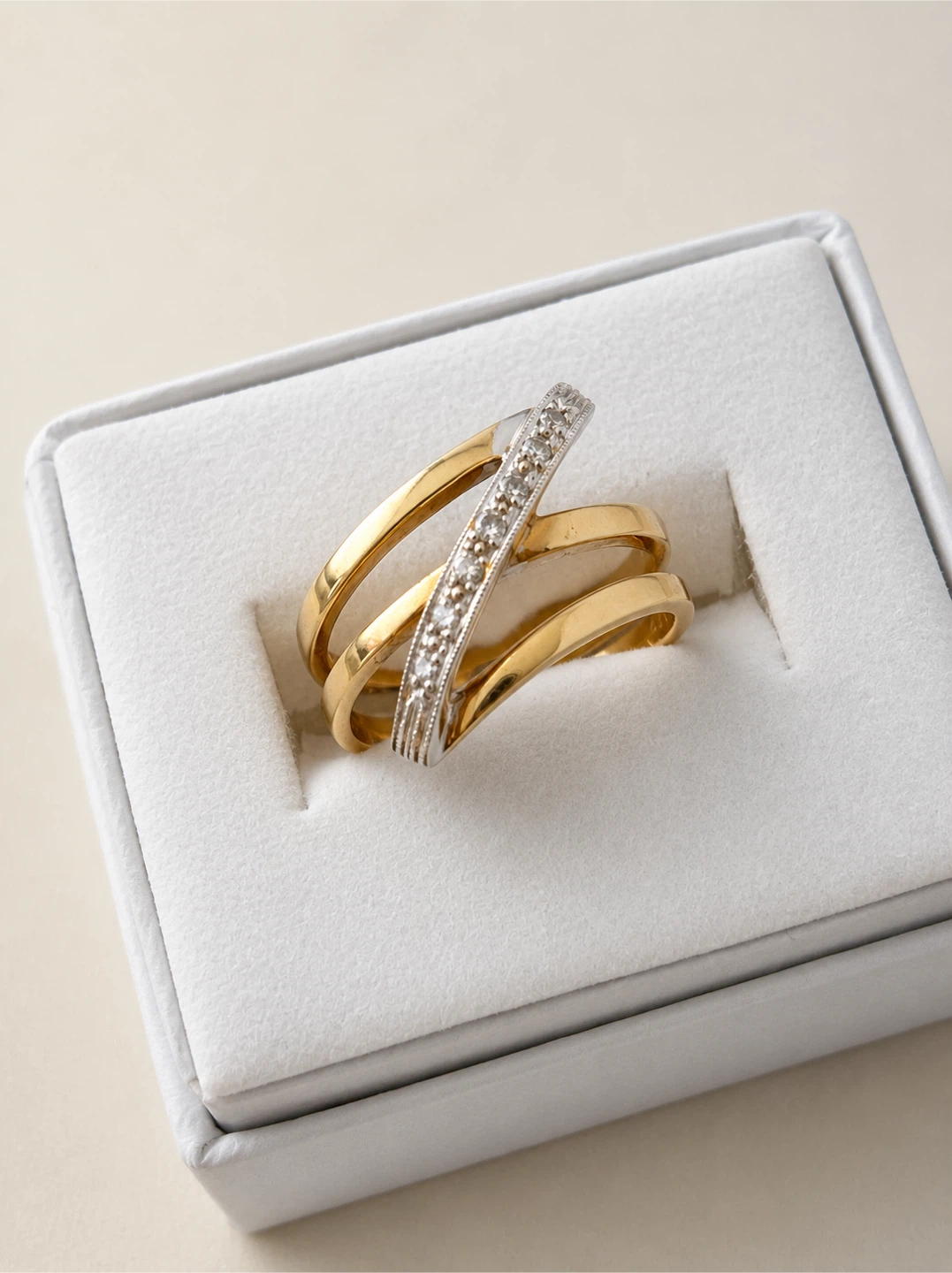 10K Yellow & White Gold Diamond Ring - photo 2
