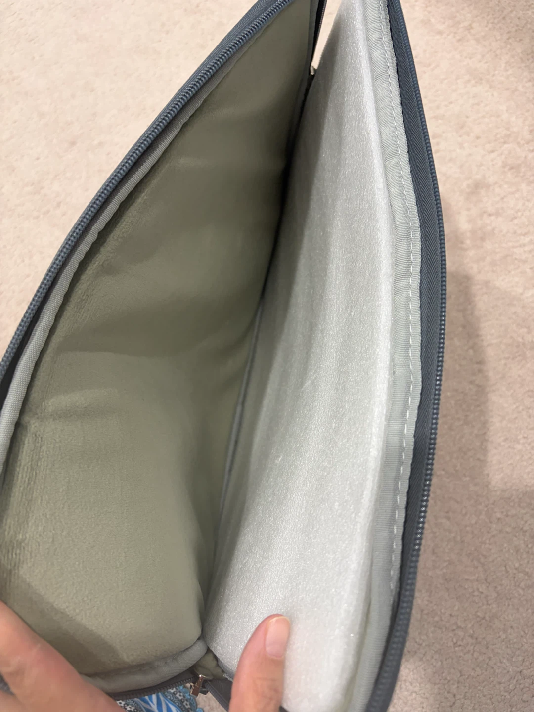 Striped Laptop Sleeve bag with zipper - photo 4