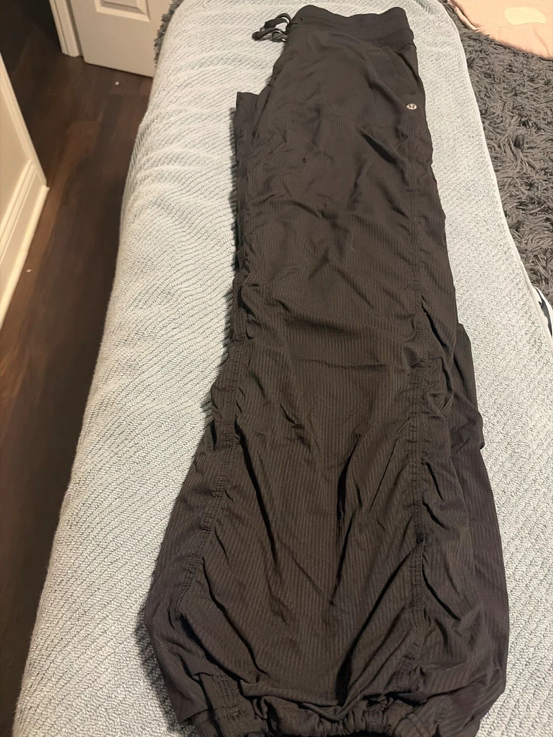 Lululemon Black Chevron Stripe Athletic Pants - photo 4