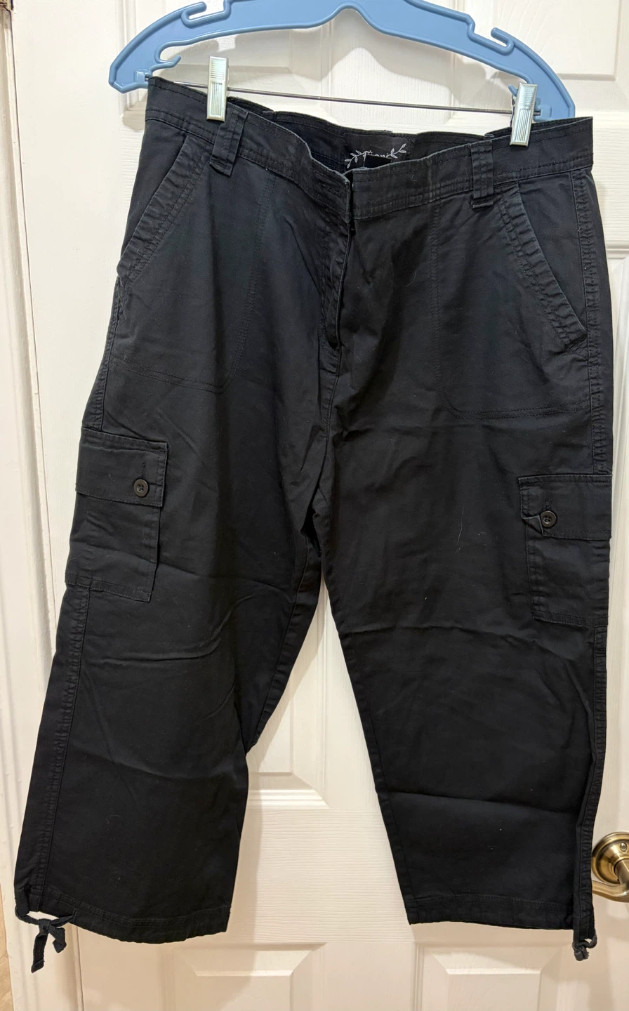 Black Cargo Capri Pants Size 1XL