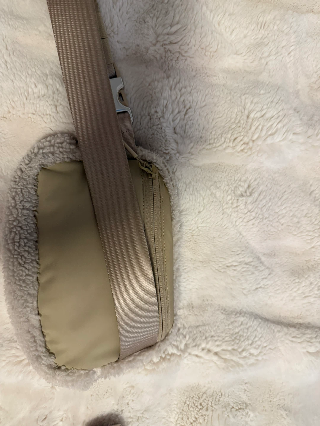 Lululemon Sherpa Belt Bag