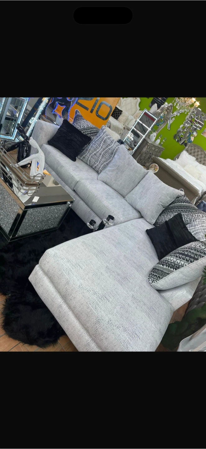 Sectional Sofa with Chaise - photo 2