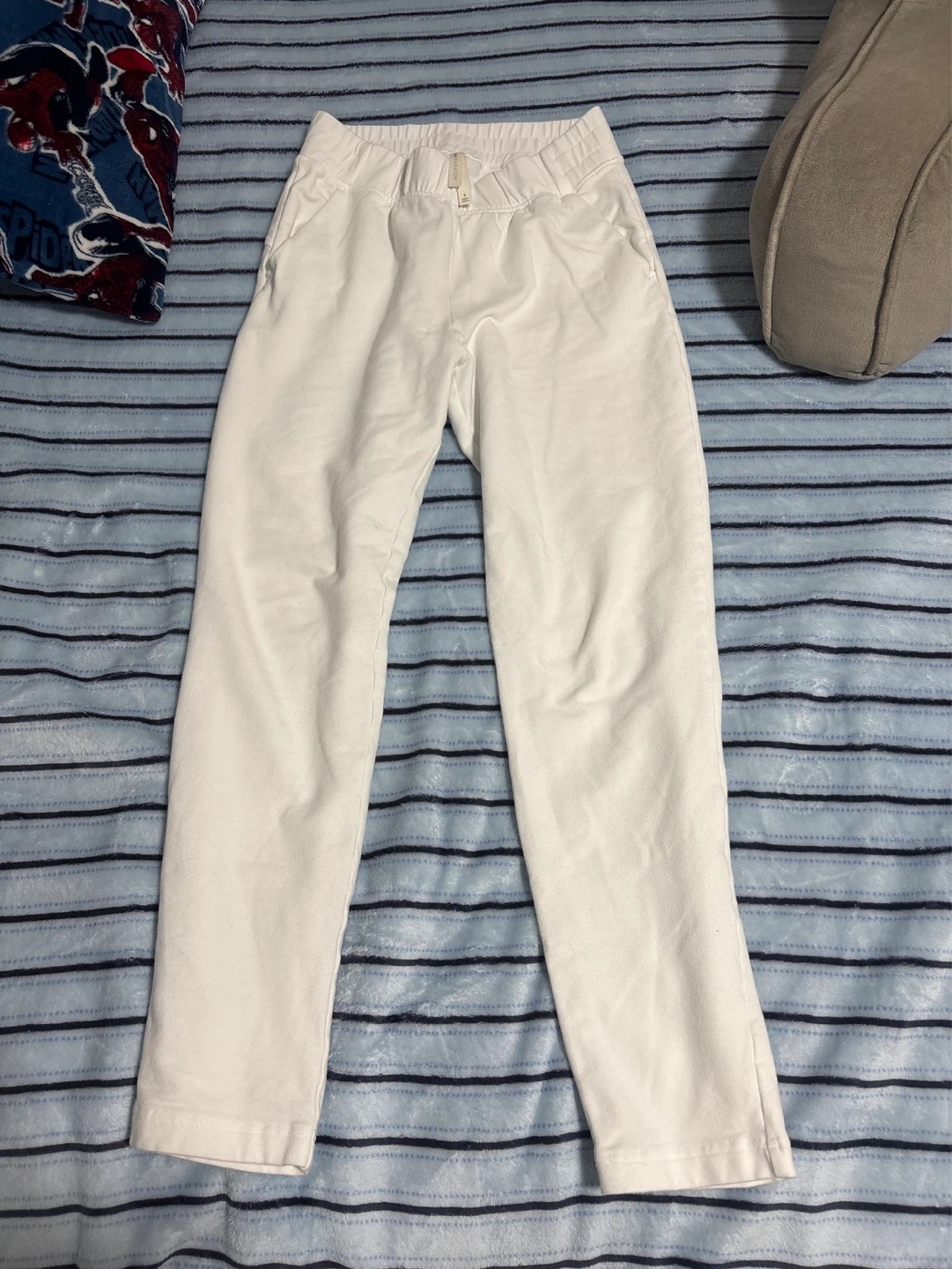 White Sweatpants - Bench & Co.
