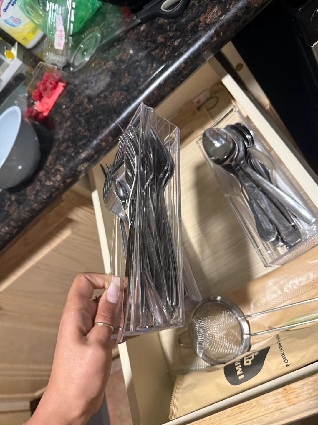 Utensils from renters - photo 2