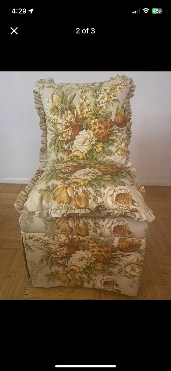 Vintage Floral Accent Chair With Pillows - photo 2