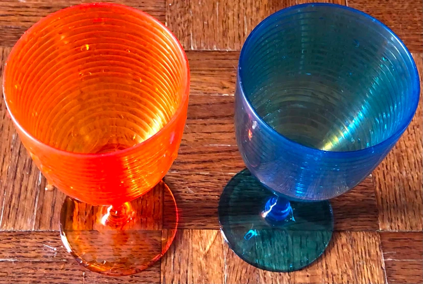 Set of 2 Plastic Wine Glasses - Orange and Blue - photo 3