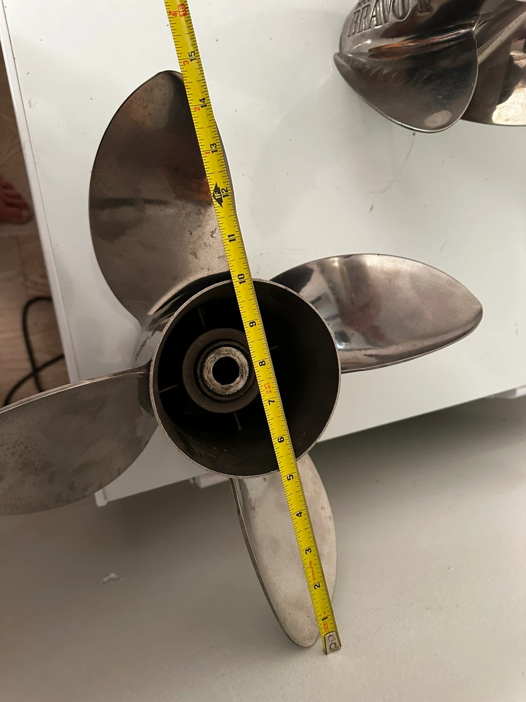 30 patch prop mercruiser, bravo Xr - photo 3