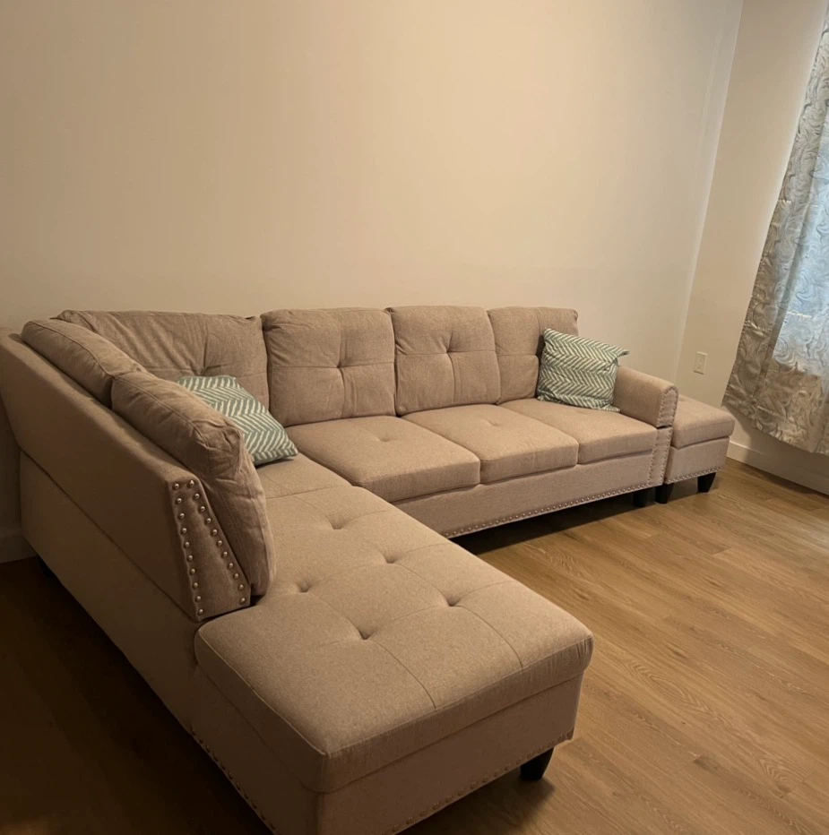 Tufted Sectional Sofa with Chaise