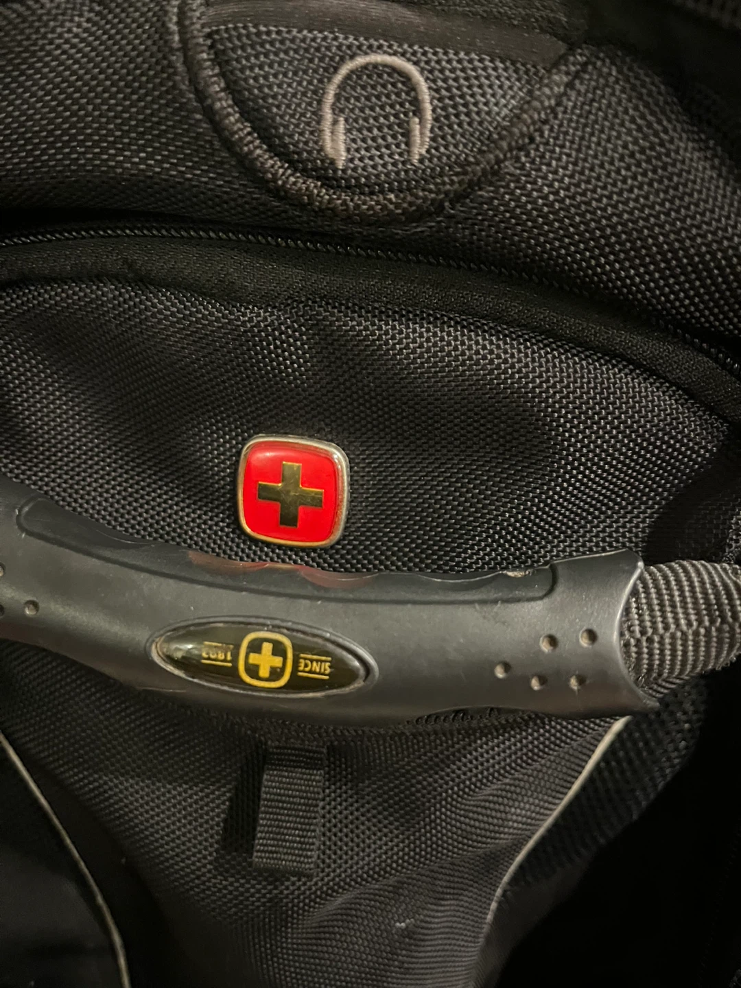 Black SwissGear Backpack - photo 2