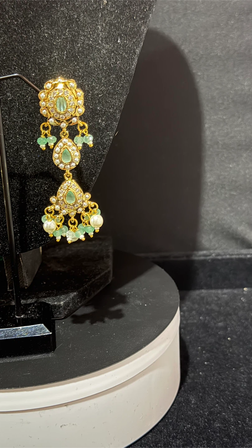 Gold plated Earrings with Green Stones and Pearls - photo 4