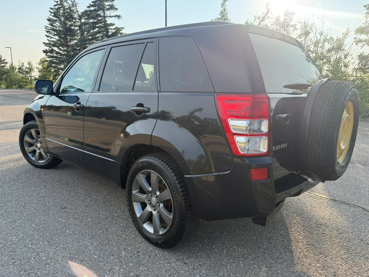 2011 Suzuki Grand Vitara *105k* - photo 4