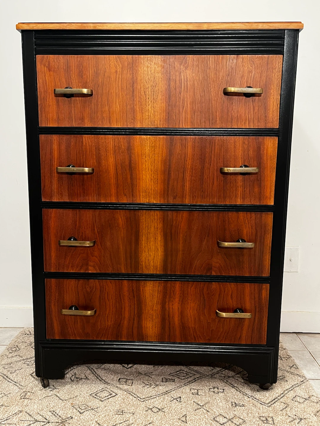 Restored Charming Art Deco Dresser - photo 2