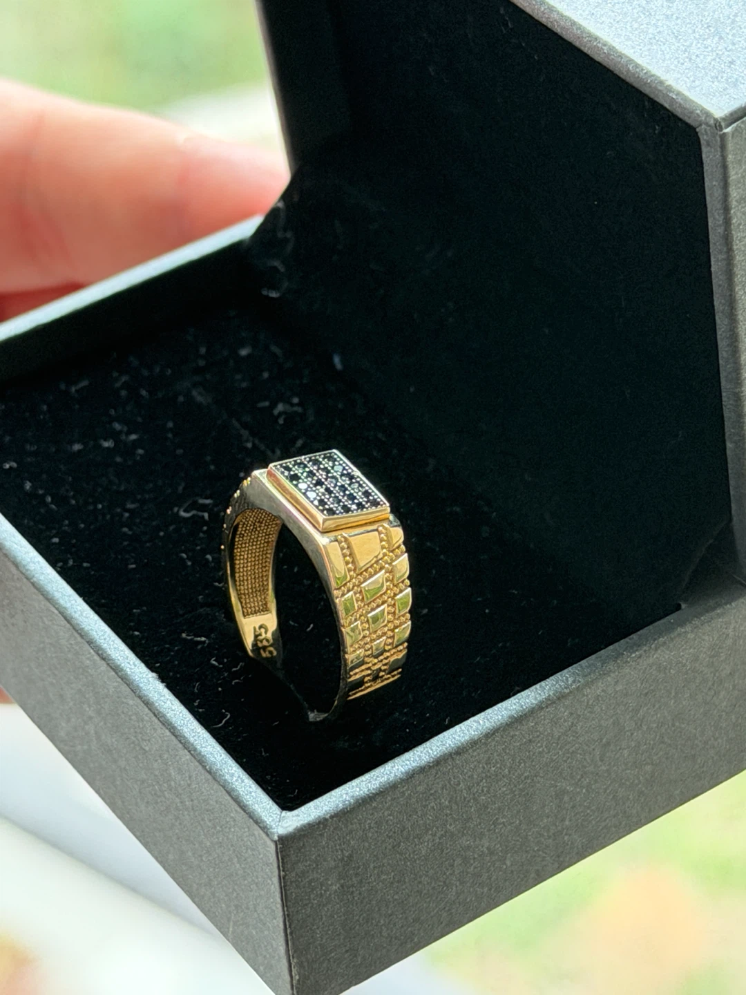 100% 14k Gold Men's Ring with Black Stones - photo 2