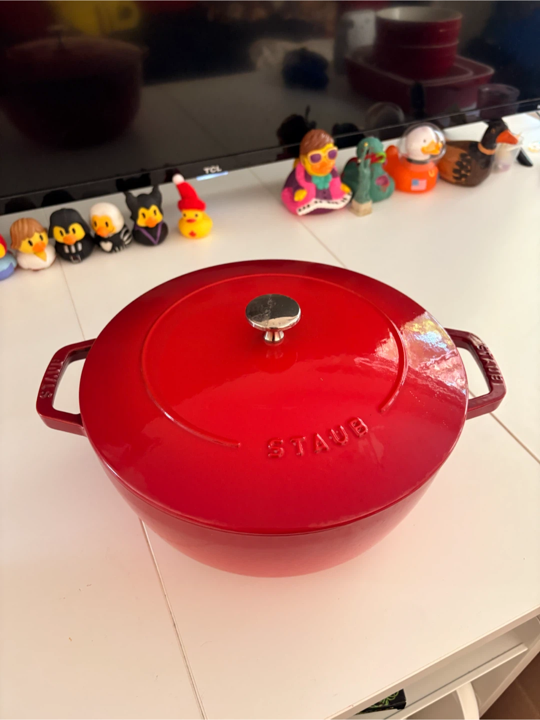 STAUB La Cocotte 26cm / 5.25L Cast Iron Dutch Oven – Cherry
