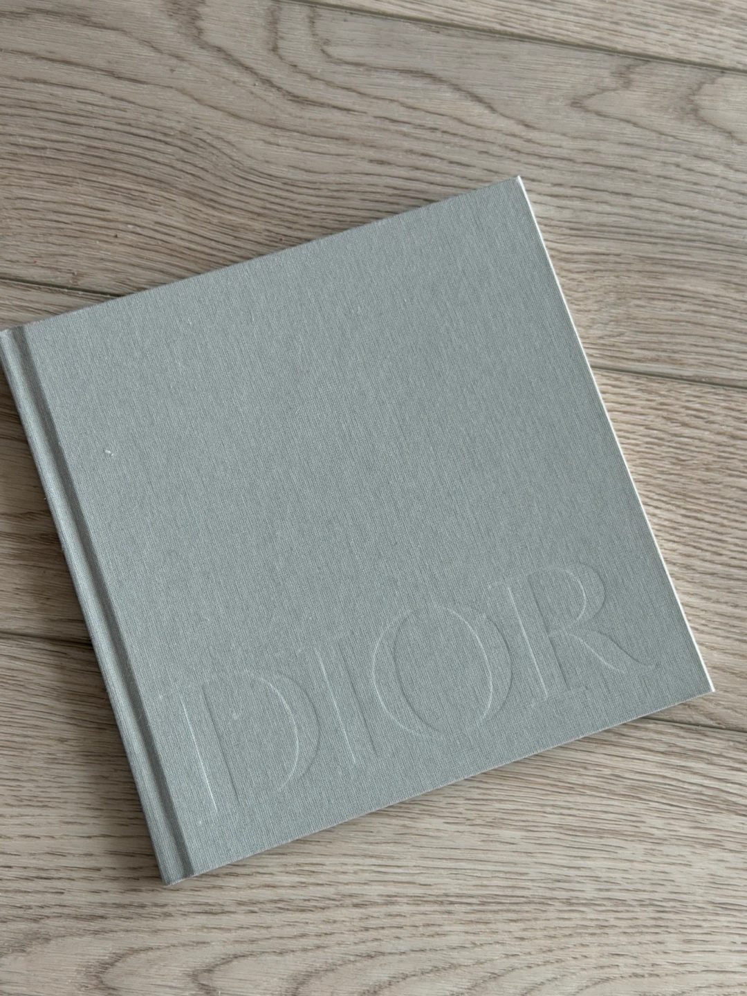 DIOR Book