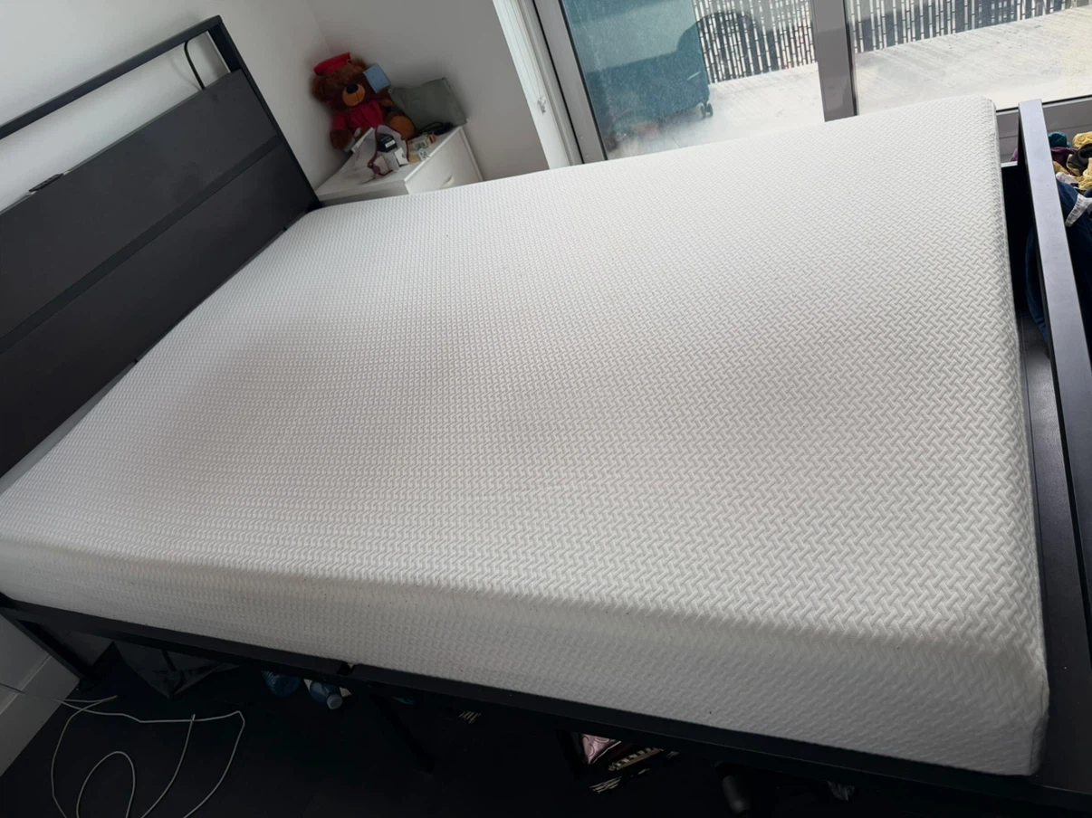 Full-Size Mattress + Bed Frame + Extras — $120 🛏️ - photo 4