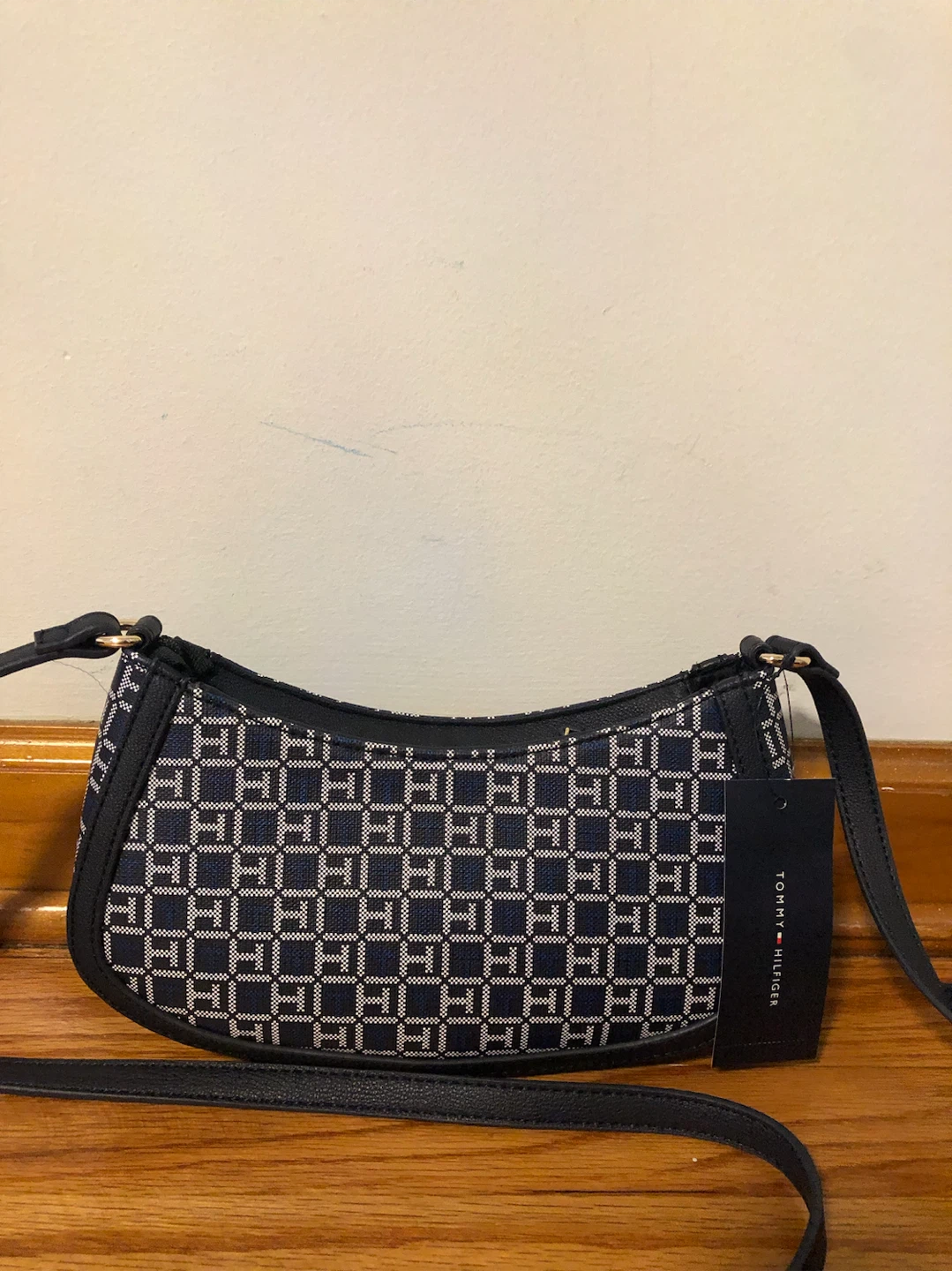Tommy Hilfiger Monogram Shoulder Bag - photo 2