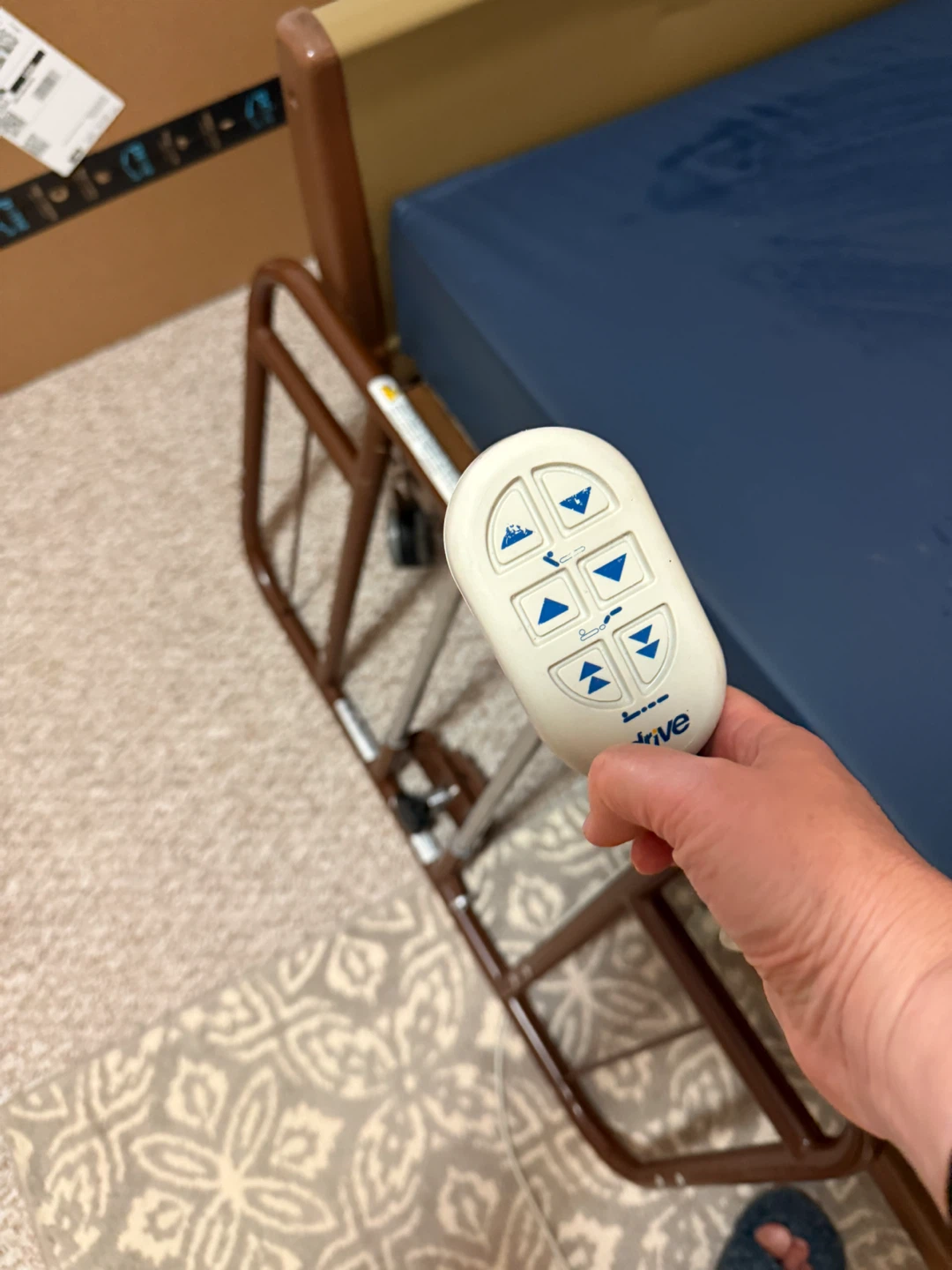 Adjustable bed INVACARE - photo 2