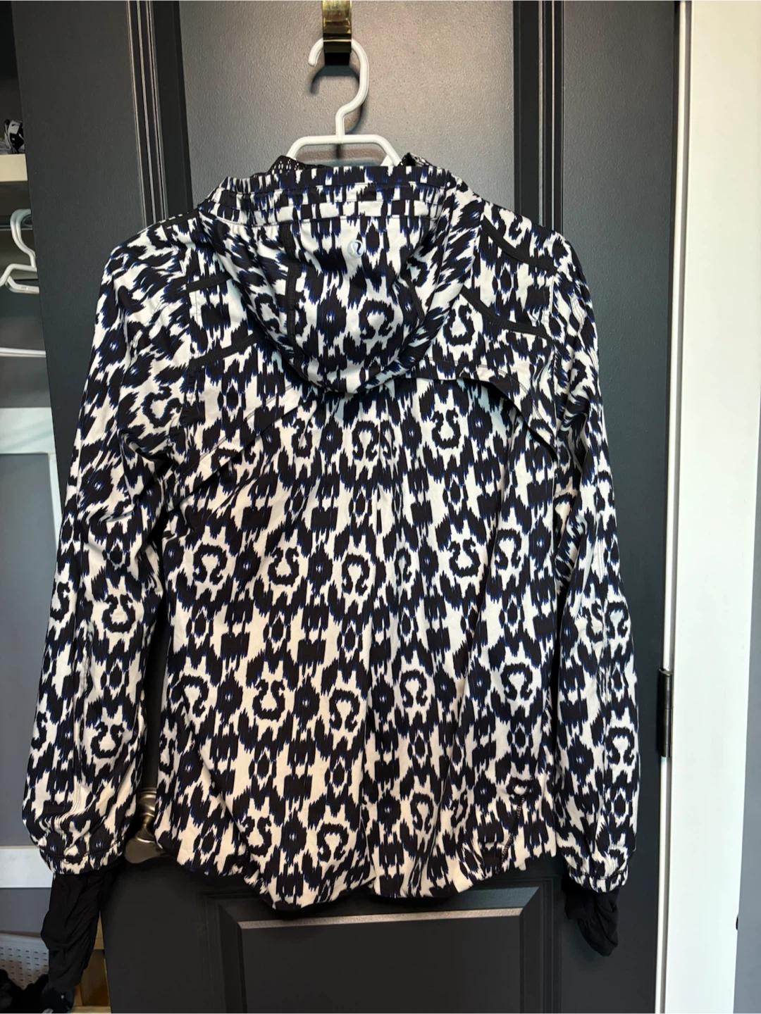 Lululemon Jacket - photo 4