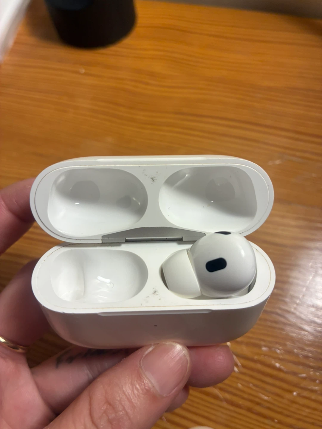 Apple AirPods Pro 2nd with right Earbuds