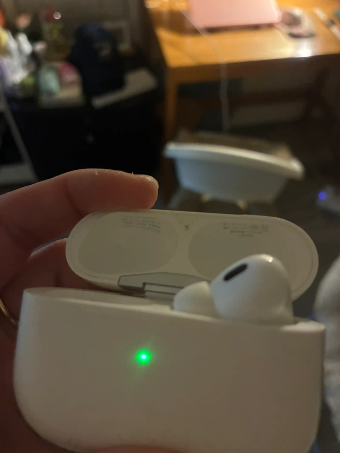 Apple AirPods Pro 2nd with right Earbuds - photo 2