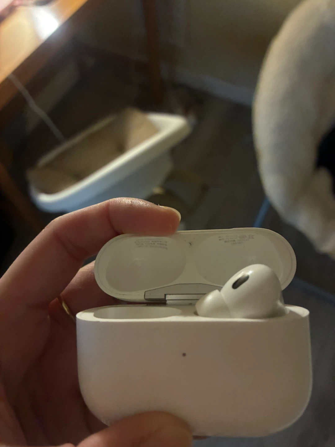 Apple AirPods Pro 2nd with right Earbuds - photo 3