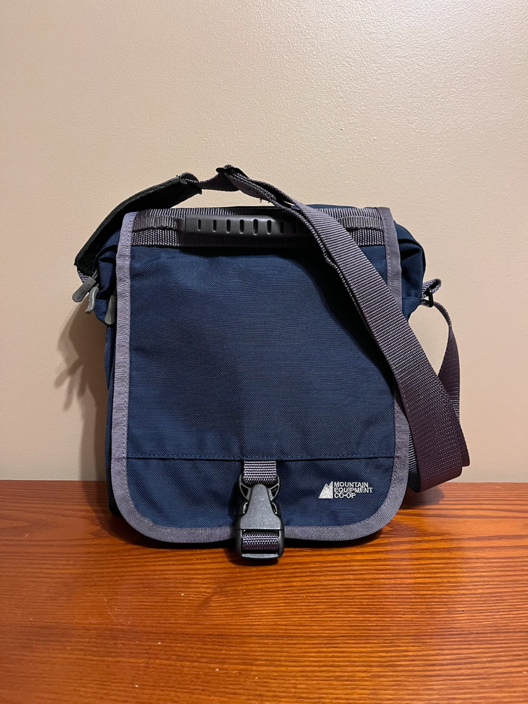 VINTAGE (1990’s) MEC BLUE MESSENGER BAG
