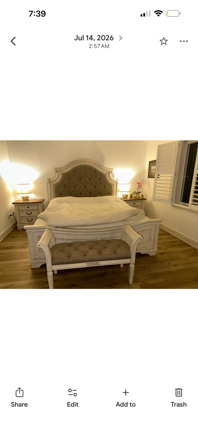 Bedroom 6 pieces Ashley set. - photo 3
