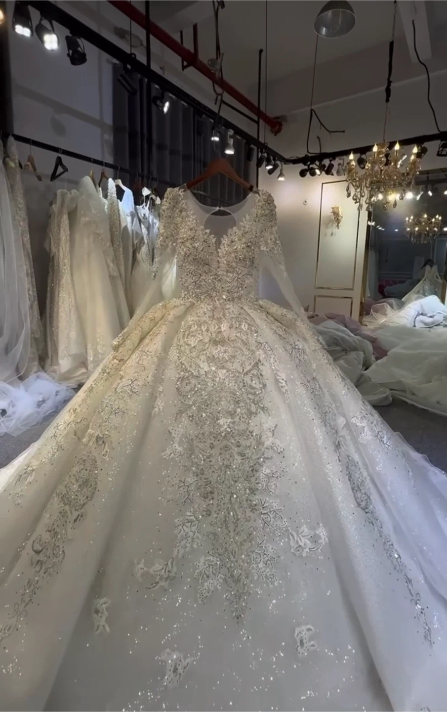 Handmade wedding dress with veil - photo 4