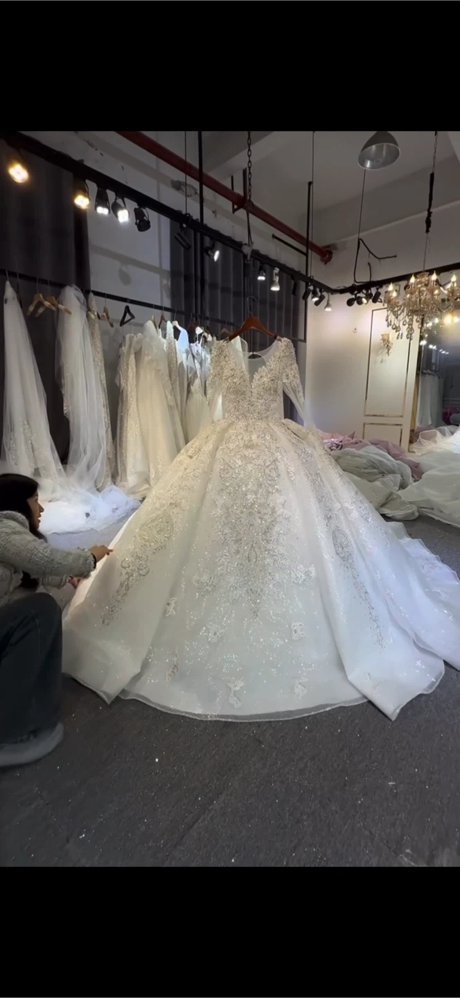 Handmade wedding dress with veil - photo 5