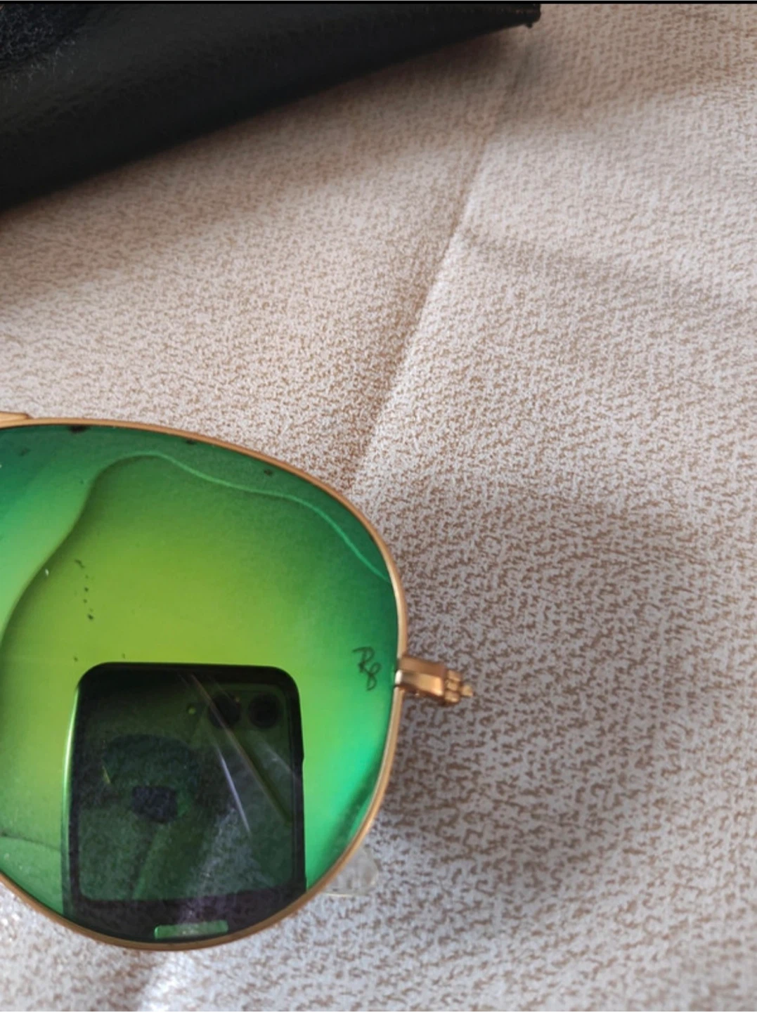 Ray-Ban Aviator Sunglasses with Green Mirrored Lenses - photo 4