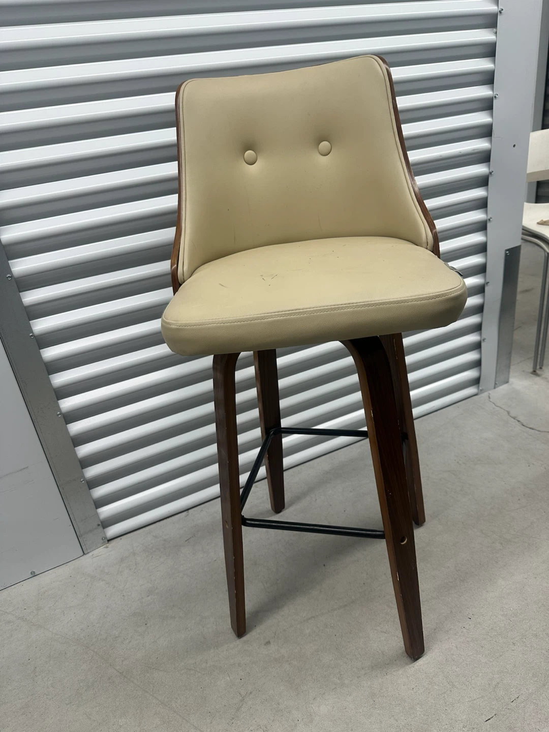 Swivel Bar Stool - Cream Upholstery & Wood Legs