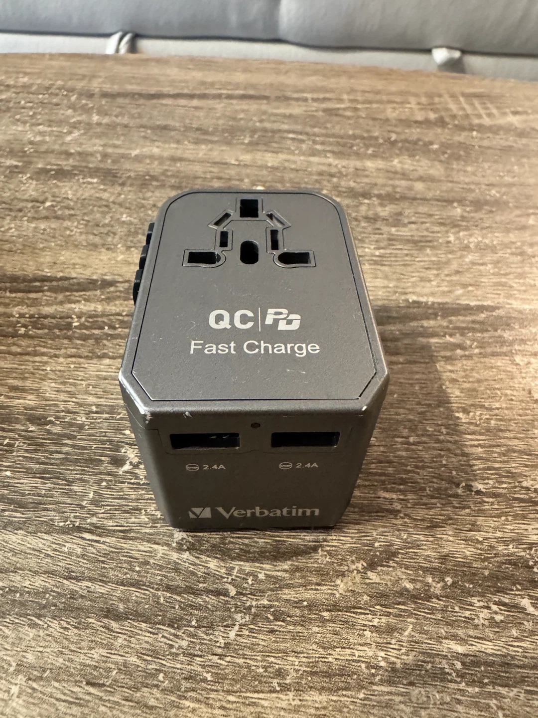 Verbatim Universal Travel Adapter with USB Ports
