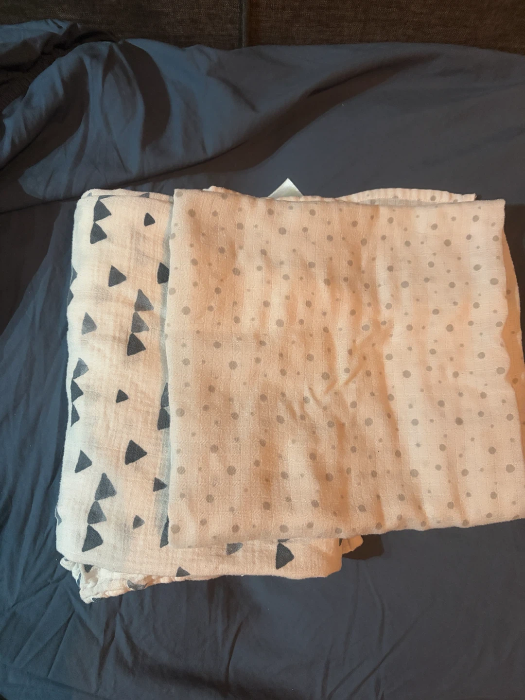 Lulujo Baby Swaddle Blanket Set - Triangles & Polka Dots - photo 4