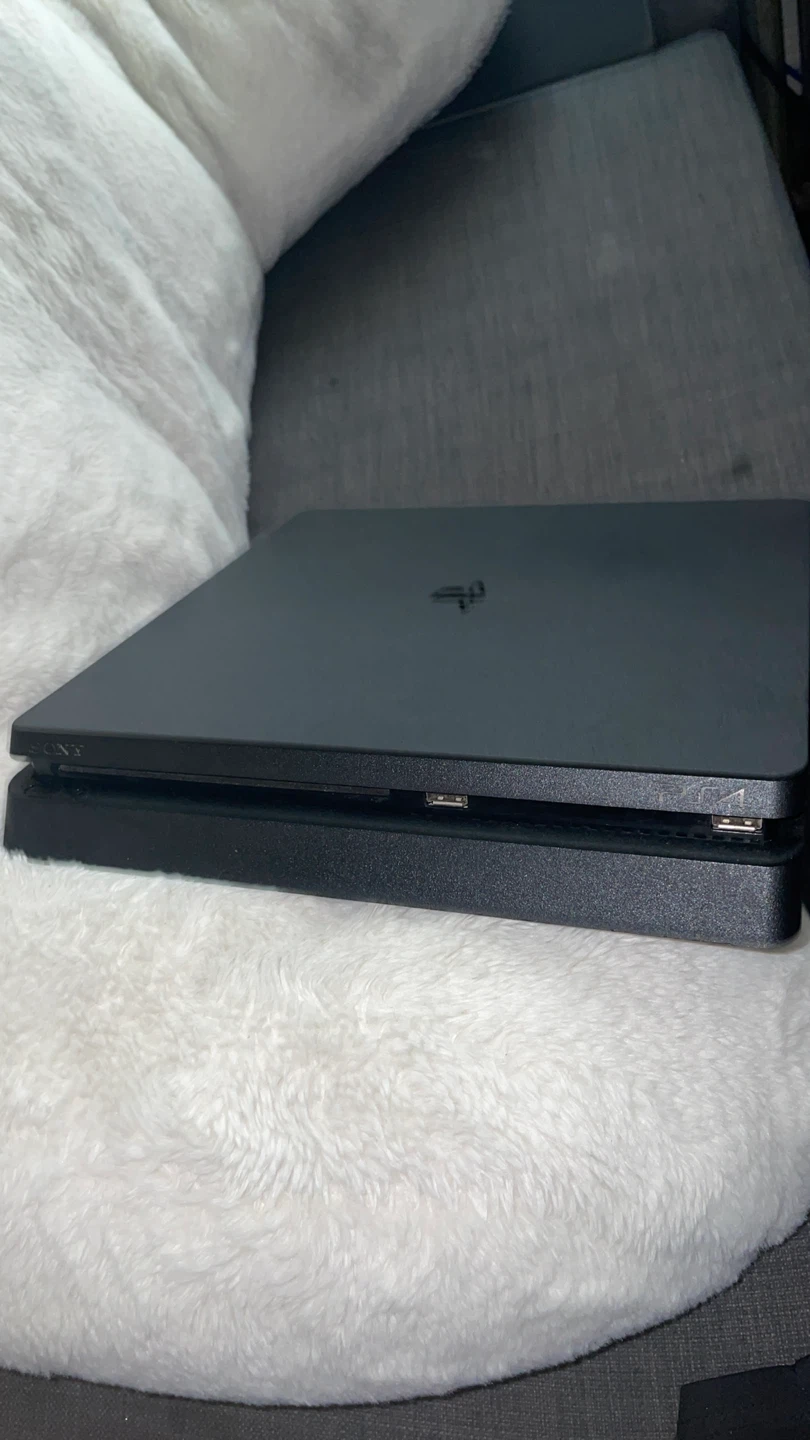 PS4 2TB Slim
