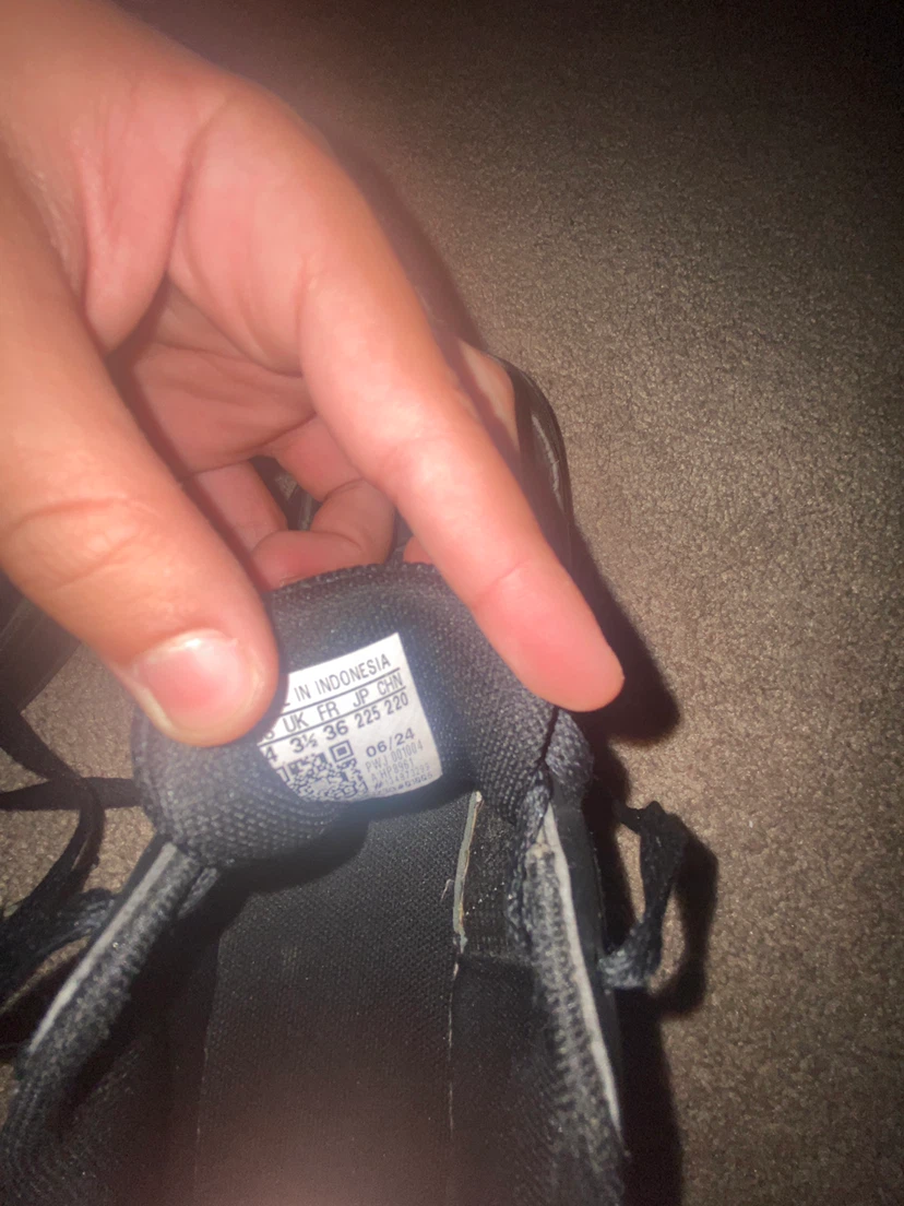Adidas black sneakers - photo 3