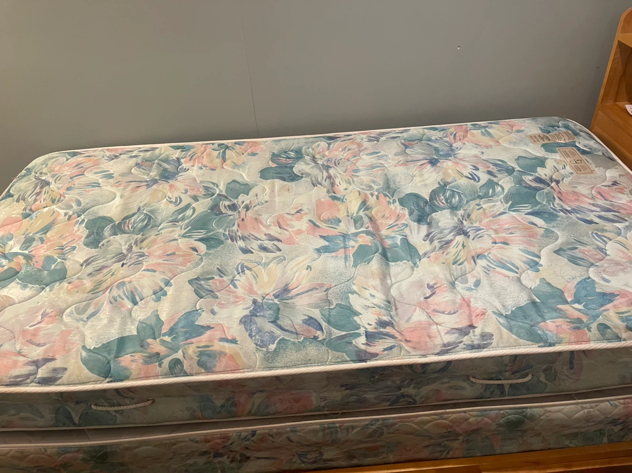 Twin mattress - photo 3
