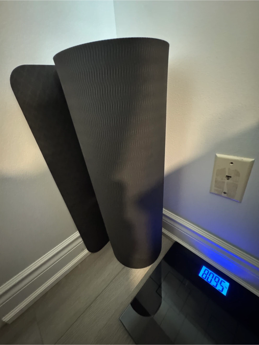 SIMPLEtaste Digital Bathroom Scale with free yoga mat - photo 3