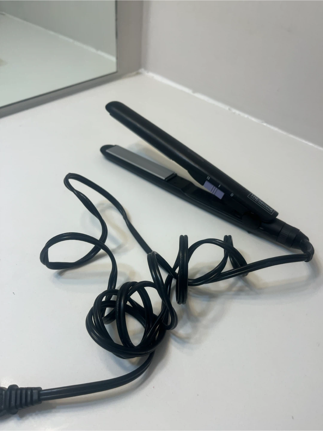 TRESemmé Hair Straightener
