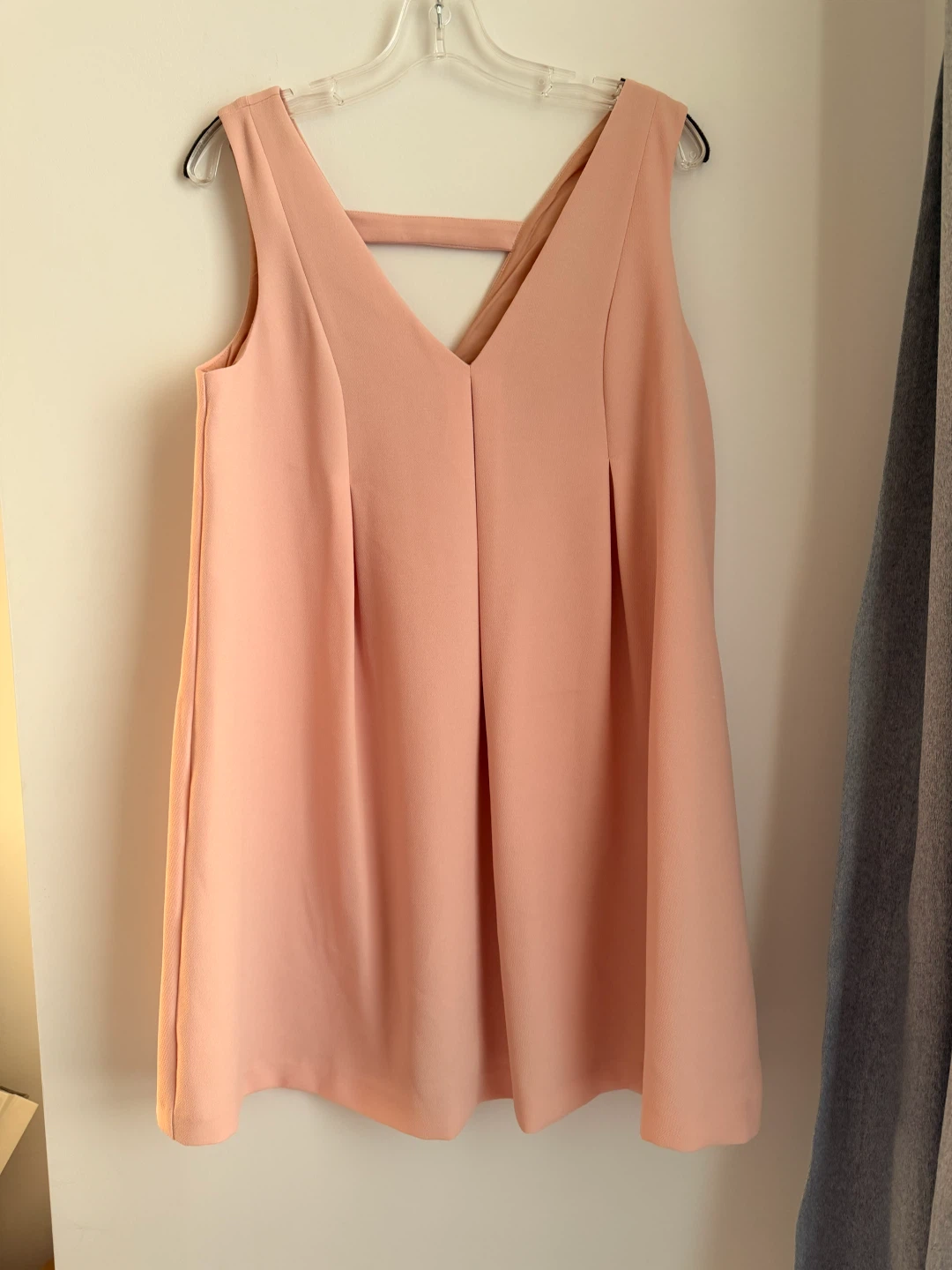 BCBG Generation Pink V-Neck Mini Dress Size M