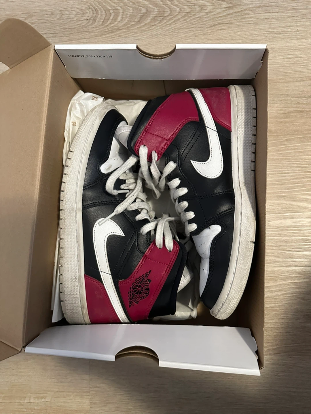 Air Jordan 1 Mid SE