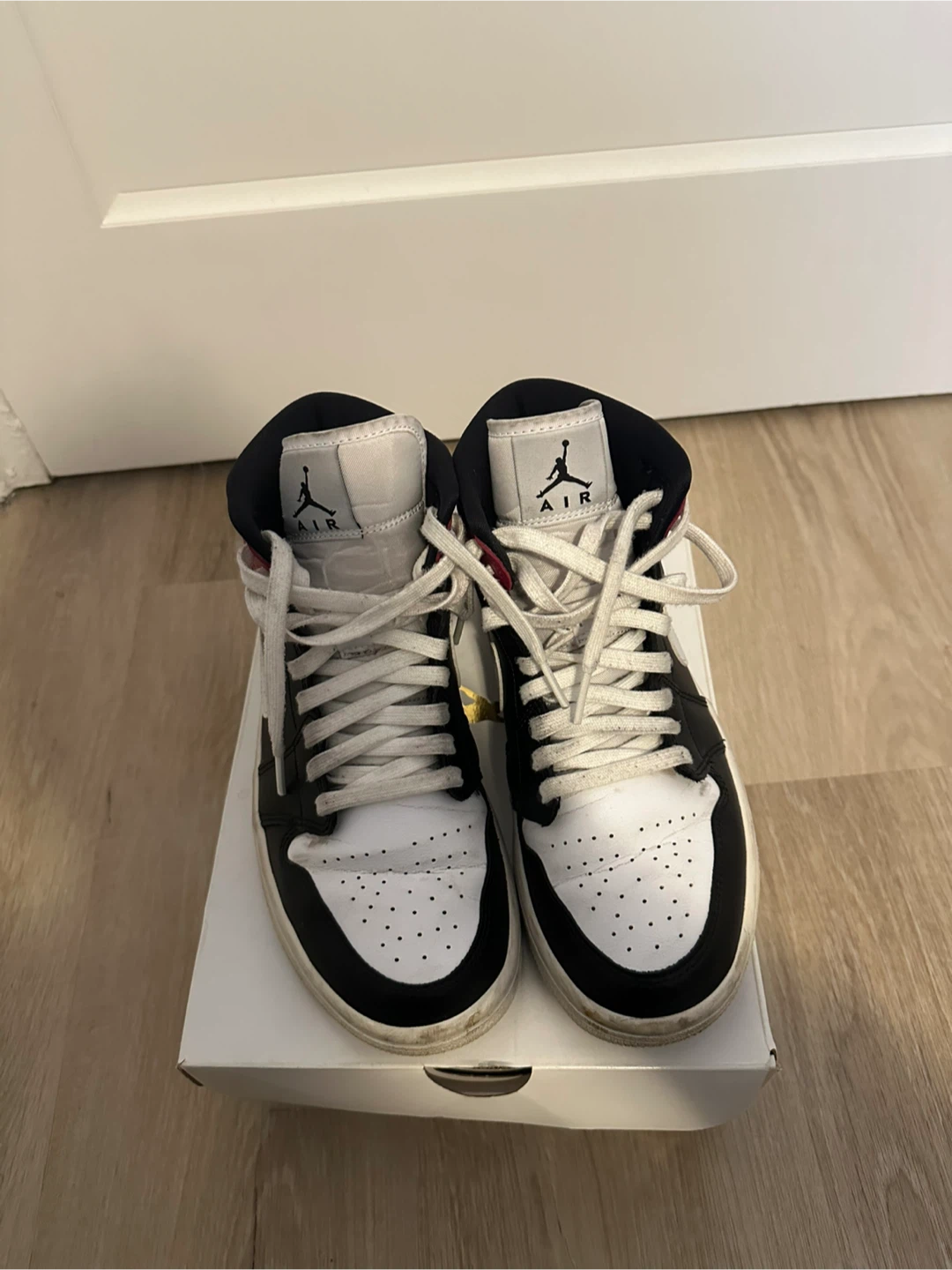 Air Jordan 1 Mid SE - photo 4